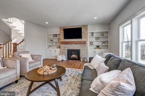 4791 Hogan Dr, Wilmington, DE 19808-1713