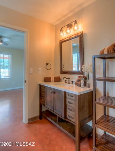 1040 Arizona Ave, Tucson AZ 85705-7712 exterior