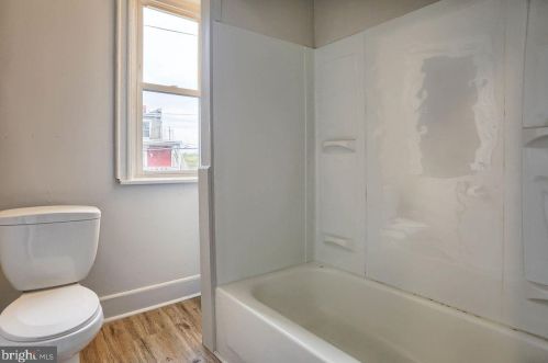 627 Oxford St, Harrisburg PA  17110-2521 exterior