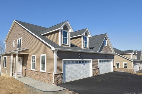 68 Brookview Cir, Bristol, CT 06010