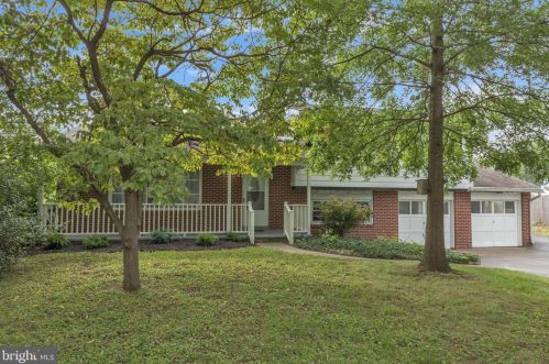3 Riverdale Rd, Yardley, PA 19067-1818