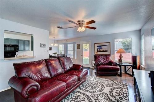 339 Paddington Dr, Uhland, TX 78640-5793