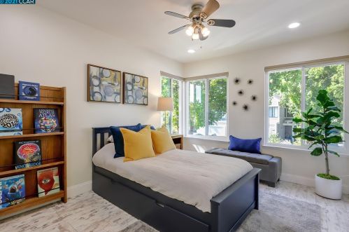 4330 Fairlands Dr, Pleasanton CA  94588-3428 exterior