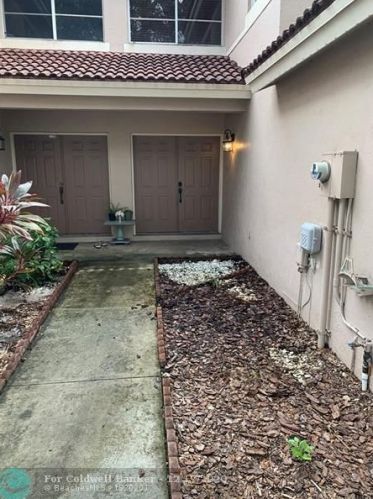 9704 24th Ct, Hollywood, FL 33024-1436