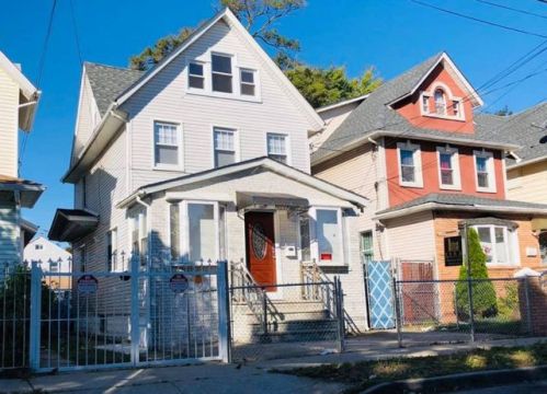 12452 135th Pl, Jamaica, NY 11420-3038