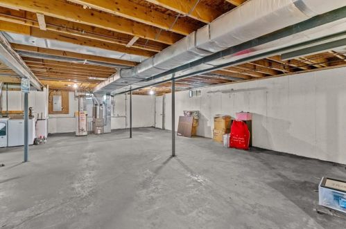 65 Carriage Trl, Middletown RI  02842-7251 exterior