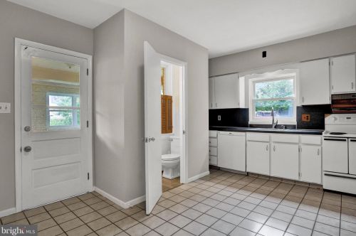 316 Kendale Rd, Red Lion PA  17356-9633 exterior