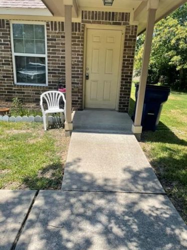 1103 12th St, Texas City, TX 77590-5827
