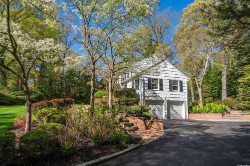 66 Hastings Dr, Northport NY  11768-2522 exterior