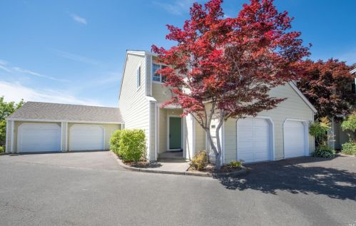 528 Court St, Santa Rosa, CA 95407-6238