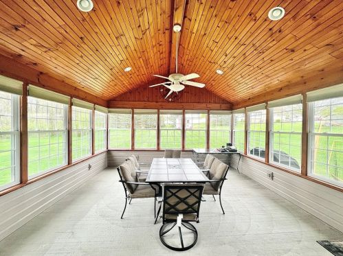 2413 Woodland Hills Dr, New Castle PA  16101-5557 exterior