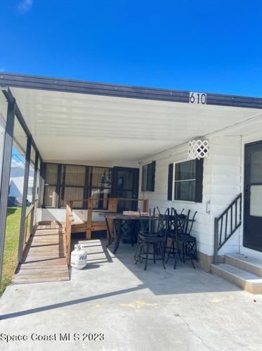 610 Dolphin Cir, Sebastian FL  32976-2591 exterior