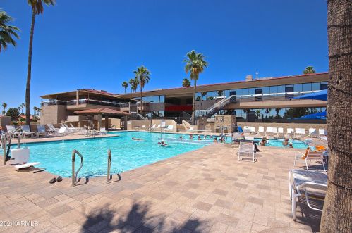 1717 Lindrick Dr, Chandler AZ 85249-5033 exterior