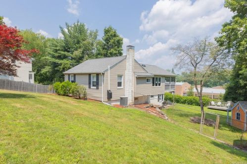 94 Rosman Rd, Thiells, NY 10984-1333
