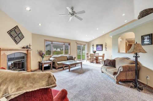1733 Cinnabar Way, Green Bay, WI 54311-4000