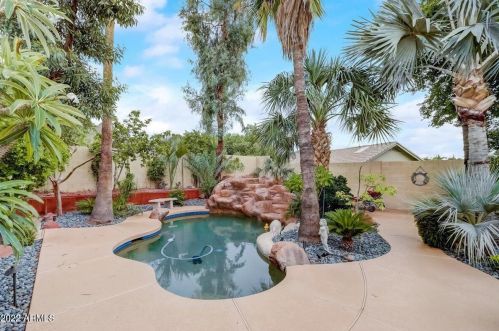 15848 16th St, Phoenix AZ  85022-3326 exterior