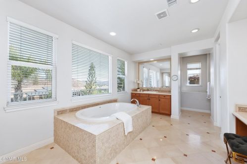 3824 Doheney Ct, Simi Valley CA  93063-0208 exterior