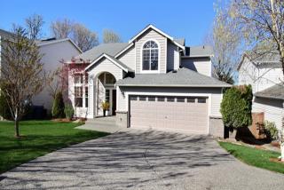212 20th Pl, Seattle WA  98055-4283 exterior