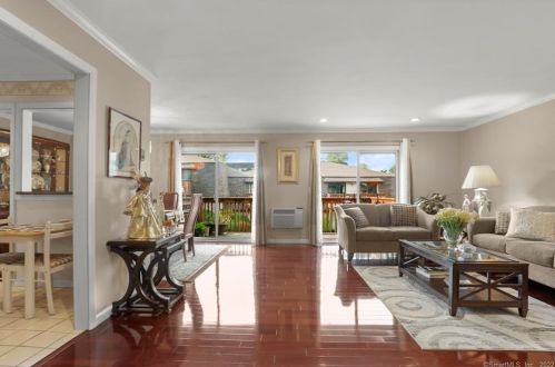 180 Colonial Rd, Stamford, CT 06906-1624