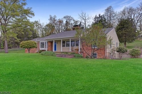 90 Deer Hill Rd, Lebanon, NJ 08833-4333