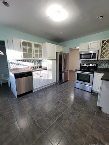 311 Farmington Ave, Bristol CT  06010-3901 exterior