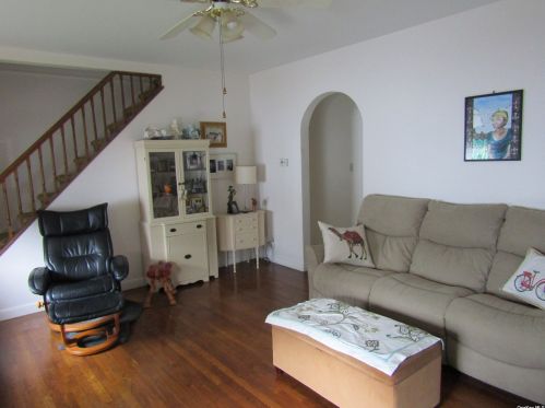 84-54 249th St, Jamaica, NY 11426-1848