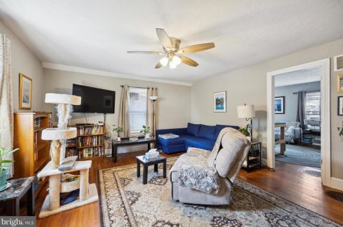 1039 Queen St, Pottstown PA  19464-5827 exterior