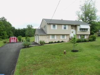 2308 Yarnall Rd, Pottstown, PA 19464-1031