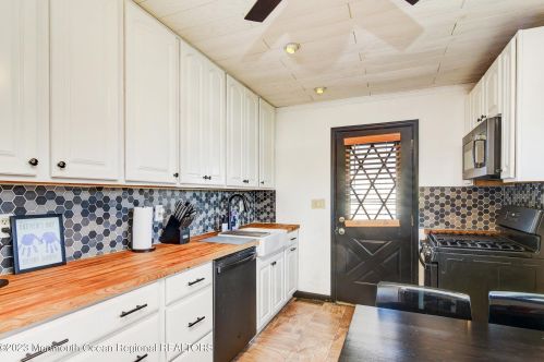 47 Charles Ter, Piscataway NJ  08854-5338 exterior