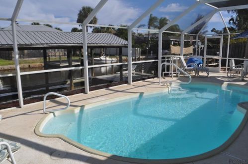 152 Avalon Ave, Flagler Beach, FL 32136-3349