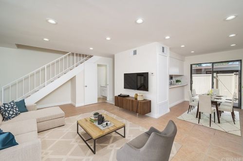 28707 Conejo View Dr, Calabasas, CA 91301-3375