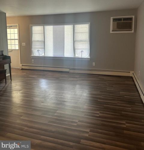 142 Hazelhurst Ave, Lawrence Township NJ  08638-3512 exterior