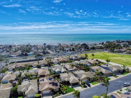 1614 Costa Brava, Pismo Beach CA  93449-3325 exterior
