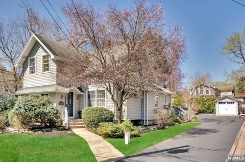 87 Columbus Ave, Harrington Park, NJ 07640-1740