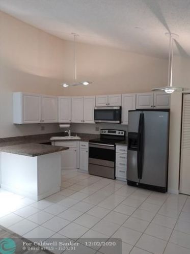 9856 Boca Gardens Pkwy, Boca Raton, FL 33496-4216