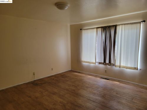 216 Mori St, West Pittsburg, CA 94565-5721