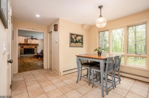 14 Pine Hill Rd, Annandale NJ  08801-3503 exterior