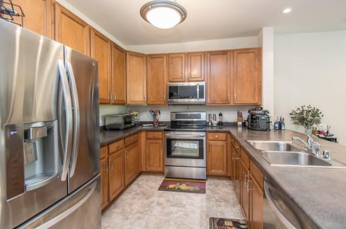 1400 Gabriel Dr, Waukesha, WI 53188-3648