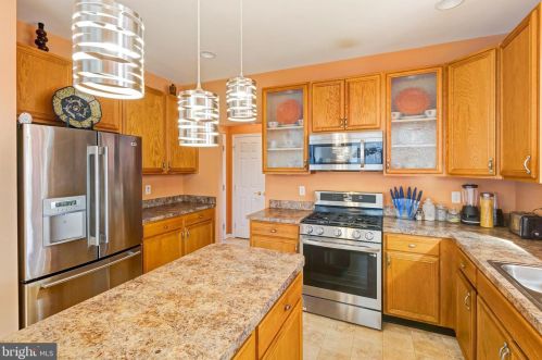 515 Florence Fields Ln, New Castle DE  19720-8752 exterior