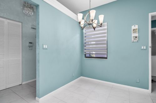 6376 Kings Gate Cir, Delray Beach FL  33484-2429 exterior