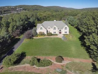 4 Stony Point Rd, Oakland, NJ 07436-2311