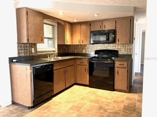 1421 Normandy Blvd, Tarpon Springs FL  34691-4957 exterior