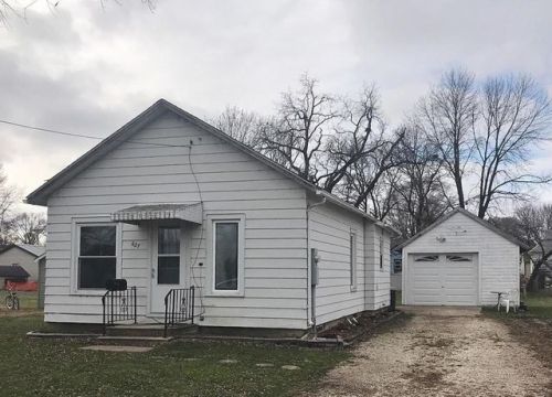 627 11th St, Estherville, IA 51334-2648