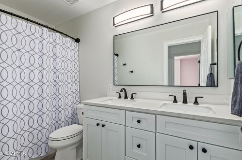 1810 Tremaine Ave, Gilbert AZ 85234-7612 exterior