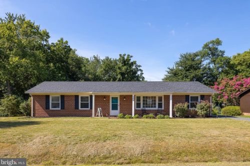 204 Redwood Dr, Fredericksburg, VA 22408-1948