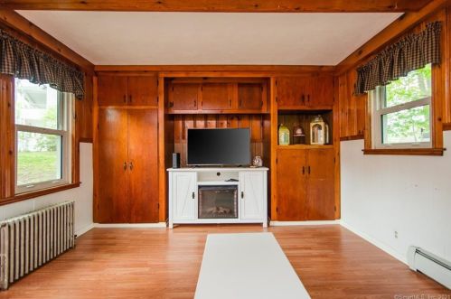 21 Mill St, Putnam CT  06260-1503 exterior