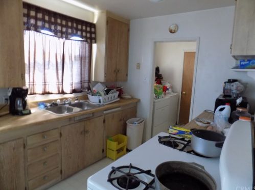 1581 21st St, San Bernardino, CA 92411-1206