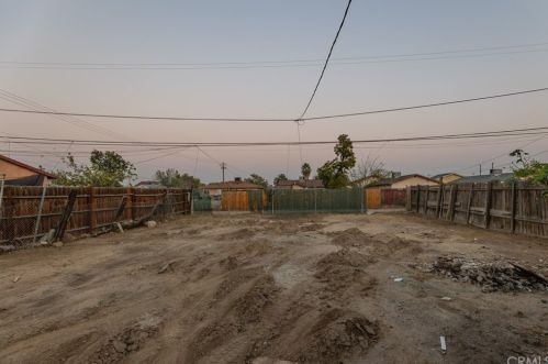 341 Haley St, Bakersfield CA 93307-1350 exterior