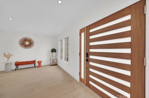 10071 Cliff Dr, Huntington Beach CA  92646-6604 exterior