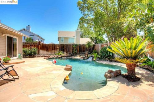 2309 Windsor Ln, Oakley CA  94561-3317 exterior